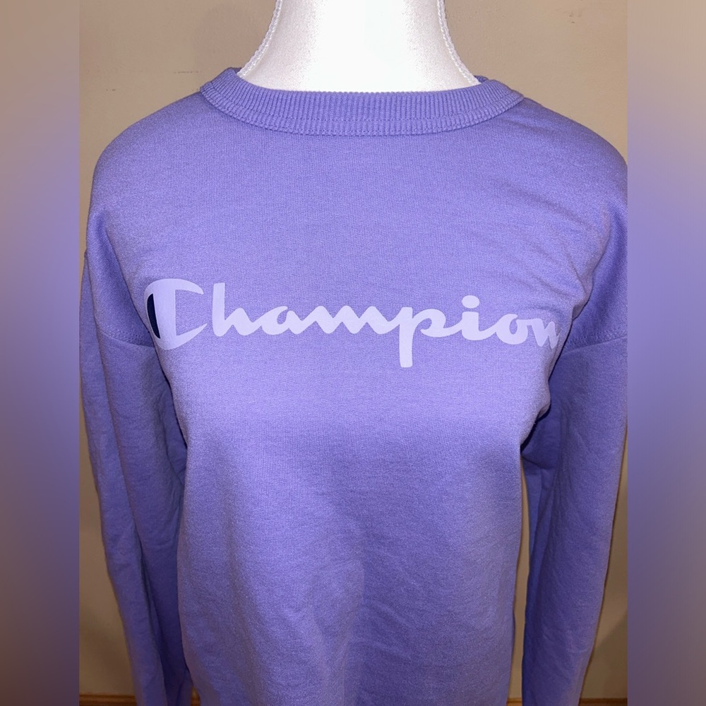 Women’s Champion Crewneck Sweatshirt Purple SIZE MEDIUM
